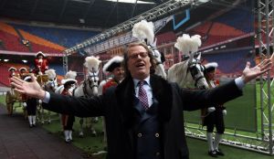 01-11-2007 SHOWBIZZ; 57 JARIGE ANDRE RIEU BEGINT AAN WERELD TOURNEE. In 2008 gaat Andre Rieu met het Johan Strauss Orkest en meer dan 500 medewerkers beginnen aan een korte wereld tournee waar hij ook de Amsterdamde Arene zal aandoen.
foto: Albert den Iseger