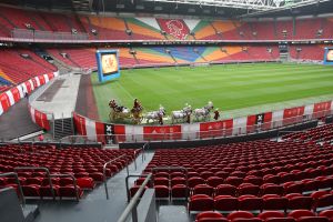 01-11-2007 SHOWBIZZ; 57 JARIGE ANDRE RIEU BEGINT AAN WERELD TOURNEE. In 2008 gaat Andre Rieu met het Johan Strauss Orkest en meer dan 500 medewerkers beginnen aan een korte wereld tournee waar hij ook de Amsterdamde Arene zal aandoen.
foto: Albert den Iseger