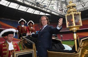 01-11-2007 SHOWBIZZ; 57 JARIGE ANDRE RIEU BEGINT AAN WERELD TOURNEE. In 2008 gaat Andre Rieu met het Johan Strauss Orkest en meer dan 500 medewerkers beginnen aan een korte wereld tournee waar hij ook de Amsterdamde Arene zal aandoen.
foto: Albert den Iseger