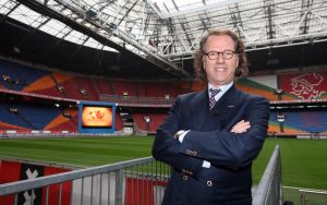 01-11-2007 SHOWBIZZ; 57 JARIGE ANDRE RIEU BEGINT AAN WERELD TOURNEE. In 2008 gaat Andre Rieu met het Johan Strauss Orkest en meer dan 500 medewerkers beginnen aan een korte wereld tournee waar hij ook de Amsterdamde Arene zal aandoen.
foto: Albert den Iseger