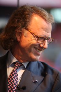 01-11-2007 SHOWBIZZ; 57 JARIGE ANDRE RIEU BEGINT AAN WERELD TOURNEE. In 2008 gaat Andre Rieu met het Johan Strauss Orkest en meer dan 500 medewerkers beginnen aan een korte wereld tournee waar hij ook de Amsterdamde Arene zal aandoen.
foto: Albert den Iseger