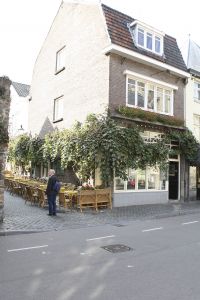 22-10-2007 SHOWBIZZ; DIVERSE FOTO S INZAKE VICTOR REINIER EN ZIJN PROBLEMEN IN MAASTRICHT. De vriendin van Victor Reinier viel uit het raam van Hotel Derlon te Maastricht.Nog steeds is onbekend wat er precies die nacht gebeurde in suite 220
foto: Albert den Iseger.