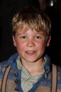 10-10-2007 SHOWBIZZ; PREMIERE VAN CISKE DE RAT EN WEERZIEN VAN BEATRIX MET DANNY DE MUNK NA 23 JAAR. Na 23 jaar was het voor Danny de Munk een weerzien met Koningin Beatrix in Theater Carre. Heel bekend Nederland was naar het theater aan de Amstel gekomen oa. Andre van Duin - Angela Schijf- Anita Witzier- Berend Boudewijn en Martine Bijl- Jeroen Krabbe-Caroline Tensen met Peter Gallas- Willeke Alberti-Linda de Mol-Gordon-Burgemeester Cohn-J.P.Balkenende-Chantal Janzen en nieuwe liefde Marco-Gijs Staverman-Henny Vrienten enz.De Koningin maakte een grappige opmerking aan Ciske de rat alias Dave Dekker, ik vond het Toppie, echt waar. Deze week een uitgebreid verslag in weekblad Prive.
foto: Albert den Iseger.