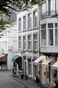 22-10-2007 SHOWBIZZ; DIVERSE FOTO S INZAKE VICTOR REINIER EN ZIJN PROBLEMEN IN MAASTRICHT. De vriendin van Victor Reinier viel uit het raam van Hotel Derlon te Maastricht.Nog steeds is onbekend wat er precies die nacht gebeurde in suite 220
foto: Albert den Iseger.
