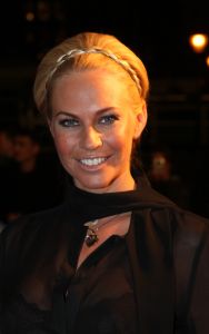 31-10-2007 SHOWBIZZ; TELEVIZIER RING UITREIKING 2007 IN CARRE TE AMSTERDAM. De fel begeerde gouden ring ging dit jaar naar DWDD vab Matthijs van Nieuwkerk. Paul de Leeuw won de Zilveren Televisie ster bij de mannen en Anita Witzier won de Zilveren Televisie Ster bij de dames. De Gooische vrouwen grepen dit jaar naast de Gouden ring maar de dames gingen er nu al vanuit dat de verkiezing van 2008 zeker het goud naar hun waanzinnige populaire serie zal gaan. Heel bekend nederland passeerde de rode loper en iedereen vondt het weer een feest om van te smullen.
foto: Albert den Iseger.
