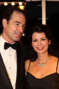 10-10-2007 SHOWBIZZ; PREMIERE VAN CISKE DE RAT EN WEERZIEN VAN BEATRIX MET DANNY DE MUNK NA 23 JAAR. Na 23 jaar was het voor Danny de Munk een weerzien met Koningin Beatrix in Theater Carre. Heel bekend Nederland was naar het theater aan de Amstel gekomen oa. Andre van Duin - Angela Schijf- Anita Witzier- Berend Boudewijn en Martine Bijl- Jeroen Krabbe-Caroline Tensen met Peter Gallas- Willeke Alberti-Linda de Mol-Gordon-Burgemeester Cohn-J.P.Balkenende-Chantal Janzen en nieuwe liefde Marco-Gijs Staverman-Henny Vrienten enz.De Koningin maakte een grappige opmerking aan Ciske de rat alias Dave Dekker, ik vond het Toppie, echt waar. Deze week een uitgebreid verslag in weekblad Prive.
foto: Albert den Iseger.
