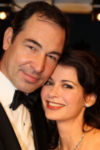10-10-2007 SHOWBIZZ; PREMIERE VAN CISKE DE RAT EN WEERZIEN VAN BEATRIX MET DANNY DE MUNK NA 23 JAAR. Na 23 jaar was het voor Danny de Munk een weerzien met Koningin Beatrix in Theater Carre. Heel bekend Nederland was naar het theater aan de Amstel gekomen oa. Andre van Duin - Angela Schijf- Anita Witzier- Berend Boudewijn en Martine Bijl- Jeroen Krabbe-Caroline Tensen met Peter Gallas- Willeke Alberti-Linda de Mol-Gordon-Burgemeester Cohn-J.P.Balkenende-Chantal Janzen en nieuwe liefde Marco-Gijs Staverman-Henny Vrienten enz.De Koningin maakte een grappige opmerking aan Ciske de rat alias Dave Dekker, ik vond het Toppie, echt waar. Deze week een uitgebreid verslag in weekblad Prive.
foto: Albert den Iseger.