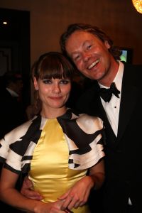 10-10-2007 SHOWBIZZ; PREMIERE VAN CISKE DE RAT EN WEERZIEN VAN BEATRIX MET DANNY DE MUNK NA 23 JAAR. Na 23 jaar was het voor Danny de Munk een weerzien met Koningin Beatrix in Theater Carre. Heel bekend Nederland was naar het theater aan de Amstel gekomen oa. Andre van Duin - Angela Schijf- Anita Witzier- Berend Boudewijn en Martine Bijl- Jeroen Krabbe-Caroline Tensen met Peter Gallas- Willeke Alberti-Linda de Mol-Gordon-Burgemeester Cohn-J.P.Balkenende-Chantal Janzen en nieuwe liefde Marco-Gijs Staverman-Henny Vrienten enz.De Koningin maakte een grappige opmerking aan Ciske de rat alias Dave Dekker, ik vond het Toppie, echt waar. Deze week een uitgebreid verslag in weekblad Prive.
foto: Albert den Iseger.