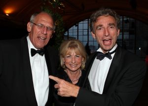 14-10-2007 SHOWBIZZ; POSTUUM EERBETOON AAN GERRIT ZALM.Dit is mijn eerste postume onderscheiding, grapte oud minister Gerrit Zalm nadat hij de Veneca Award 2007 had ontvangen. Veneca voorzitter Hans Rijnierse tevens de topman bij Sodexco had in de Rotterdamde cruise Terminal een fraai gezelschap bijelkaar verzamelt oa. Mark Rutte - Rita Verdonk - Sybilla Dekker - Gerrit Zalm - Ivo Opstelten- Bernard Wientjes- Paul Rosenmuller- Jan Kamminga- Ineke Dezentje- Hlengiwe Mkhize en natuurlijk Willem Hollander die deze avond werd onderscheiden tot ridder in de orde van Oranje Nassau.
foto: Albert den Iseger.