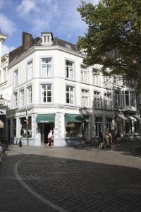 22-10-2007 SHOWBIZZ; DIVERSE FOTO S INZAKE VICTOR REINIER EN ZIJN PROBLEMEN IN MAASTRICHT. De vriendin van Victor Reinier viel uit het raam van Hotel Derlon te Maastricht.Nog steeds is onbekend wat er precies die nacht gebeurde in suite 220
foto: Albert den Iseger.
