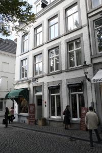 22-10-2007 SHOWBIZZ; DIVERSE FOTO S INZAKE VICTOR REINIER EN ZIJN PROBLEMEN IN MAASTRICHT. De vriendin van Victor Reinier viel uit het raam van Hotel Derlon te Maastricht.Nog steeds is onbekend wat er precies die nacht gebeurde in suite 220
foto: Albert den Iseger.