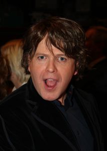 31-10-2007 SHOWBIZZ; TELEVIZIER RING UITREIKING 2007 IN CARRE TE AMSTERDAM. De fel begeerde gouden ring ging dit jaar naar DWDD vab Matthijs van Nieuwkerk. Paul de Leeuw won de Zilveren Televisie ster bij de mannen en Anita Witzier won de Zilveren Televisie Ster bij de dames. De Gooische vrouwen grepen dit jaar naast de Gouden ring maar de dames gingen er nu al vanuit dat de verkiezing van 2008 zeker het goud naar hun waanzinnige populaire serie zal gaan. Heel bekend nederland passeerde de rode loper en iedereen vondt het weer een feest om van te smullen.
foto: Albert den Iseger.