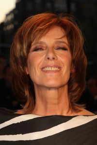10-10-2007 SHOWBIZZ; PREMIERE VAN CISKE DE RAT EN WEERZIEN VAN BEATRIX MET DANNY DE MUNK NA 23 JAAR. Na 23 jaar was het voor Danny de Munk een weerzien met Koningin Beatrix in Theater Carre. Heel bekend Nederland was naar het theater aan de Amstel gekomen oa. Andre van Duin - Angela Schijf- Anita Witzier- Berend Boudewijn en Martine Bijl- Jeroen Krabbe-Caroline Tensen met Peter Gallas- Willeke Alberti-Linda de Mol-Gordon-Burgemeester Cohn-J.P.Balkenende-Chantal Janzen en nieuwe liefde Marco-Gijs Staverman-Henny Vrienten enz.De Koningin maakte een grappige opmerking aan Ciske de rat alias Dave Dekker, ik vond het Toppie, echt waar. Deze week een uitgebreid verslag in weekblad Prive.
foto: Albert den Iseger.