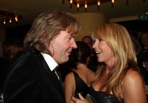 31-10-2007 SHOWBIZZ; TELEVIZIER RING UITREIKING 2007 IN CARRE TE AMSTERDAM. De fel begeerde gouden ring ging dit jaar naar DWDD vab Matthijs van Nieuwkerk. Paul de Leeuw won de Zilveren Televisie ster bij de mannen en Anita Witzier won de Zilveren Televisie Ster bij de dames. De Gooische vrouwen grepen dit jaar naast de Gouden ring maar de dames gingen er nu al vanuit dat de verkiezing van 2008 zeker het goud naar hun waanzinnige populaire serie zal gaan. Heel bekend nederland passeerde de rode loper en iedereen vondt het weer een feest om van te smullen.
foto: Albert den Iseger.
