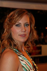 31-10-2007 SHOWBIZZ; TELEVIZIER RING UITREIKING 2007 IN CARRE TE AMSTERDAM. De fel begeerde gouden ring ging dit jaar naar DWDD vab Matthijs van Nieuwkerk. Paul de Leeuw won de Zilveren Televisie ster bij de mannen en Anita Witzier won de Zilveren Televisie Ster bij de dames. De Gooische vrouwen grepen dit jaar naast de Gouden ring maar de dames gingen er nu al vanuit dat de verkiezing van 2008 zeker het goud naar hun waanzinnige populaire serie zal gaan. Heel bekend nederland passeerde de rode loper en iedereen vondt het weer een feest om van te smullen.
foto: Albert den Iseger.