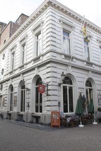 22-10-2007 SHOWBIZZ; DIVERSE FOTO S INZAKE VICTOR REINIER EN ZIJN PROBLEMEN IN MAASTRICHT. De vriendin van Victor Reinier viel uit het raam van Hotel Derlon te Maastricht.Nog steeds is onbekend wat er precies die nacht gebeurde in suite 220
foto: Albert den Iseger.