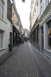 22-10-2007 SHOWBIZZ; DIVERSE FOTO S INZAKE VICTOR REINIER EN ZIJN PROBLEMEN IN MAASTRICHT. De vriendin van Victor Reinier viel uit het raam van Hotel Derlon te Maastricht.Nog steeds is onbekend wat er precies die nacht gebeurde in suite 220
foto: Albert den Iseger.