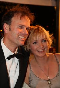 31-10-2007 SHOWBIZZ; TELEVIZIER RING UITREIKING 2007 IN CARRE TE AMSTERDAM. De fel begeerde gouden ring ging dit jaar naar DWDD vab Matthijs van Nieuwkerk. Paul de Leeuw won de Zilveren Televisie ster bij de mannen en Anita Witzier won de Zilveren Televisie Ster bij de dames. De Gooische vrouwen grepen dit jaar naast de Gouden ring maar de dames gingen er nu al vanuit dat de verkiezing van 2008 zeker het goud naar hun waanzinnige populaire serie zal gaan. Heel bekend nederland passeerde de rode loper en iedereen vondt het weer een feest om van te smullen.
foto: Albert den Iseger.
