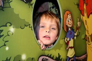 15-10-2008 SHOWBIZZ; SPROOKJESVERJAARDAG VOOR 6 JARIGE JAN BAUER BIJ SPROOKJESBOOM. Jan Bauer werd zes jaar en vierde zijn verjaardag voor het eerst niet thuis maar bij de premiere van de Sprookjesboom.
foto: Albert den Iseger.