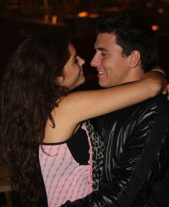 16-10-2008 SHOWBIZZ; JAN SMIT KOMT NAAR U TOE MET ONWIJS VEEL MUZIEK.Na een jaar uitstel door zijn stemoperatie is de tournee van Jan Smit eindelijk van start gegaan. In een uitverkochte Rijnhal in Arnhem ging het dak er bijna vanaf. Yolanthe genoot van het concert tussen het publiek en liet af en toe een heuse traan. Wij waren erbij en maakten een backstage verhaal over hoe en wat er op zo n avond gebeurt.
foto: Albert den Iseger.