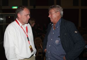 16-10-2008 SHOWBIZZ; JAN SMIT KOMT NAAR U TOE MET ONWIJS VEEL MUZIEK.Na een jaar uitstel door zijn stemoperatie is de tournee van Jan Smit eindelijk van start gegaan. In een uitverkochte Rijnhal in Arnhem ging het dak er bijna vanaf. Yolanthe genoot van het concert tussen het publiek en liet af en toe een heuse traan. Wij waren erbij en maakten een backstage verhaal over hoe en wat er op zo n avond gebeurt.
foto: Albert den Iseger.