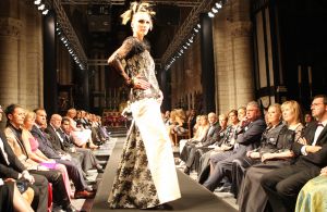 06-10-2008 SHOWBIZZ; KONINKLIJK BEZOEK BIJ MODESHOW VAN STEFAN BADAL IN ANTWERPEN. Prins Laurent en zijn vrouw Claire waren de koninklijke gasten bij de betoverende haute couture show van Stefan Badel. De Nederlandse  haute couture ontwerper is ondertussen een  van de bekenste modemakers van Belgie.
foto: Albert den Iseger.