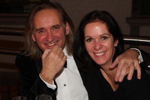 30-10-2009 SHOWBIZZ; MARJON LAMBRIKS GRANDE FINALE IN MAASTRICHT. In het theater aan het Vrijthof nam Marjon Lambriks afscheid van haar carriere en publiek. Meer dan 500 genodigden genoten van een mini concert en een heerlijk diner. Haar partner Leon Lommaert had het feest voor haar georganiseerd, Joop van Zijl presenteerde de avond en tal van bekende gasten waren aanwezig oa. Liz Snoyink-Cees Dam-Elco en Janneke Brinkman-Ada Kok-Catherine Keyl en Annemarie van Gaal. Barbara Plugge genoot mee van de prachtige avond en maakte een sfeer reportage die deze week in uw weekblad Prive staat.
foto: Albert den Iseger.