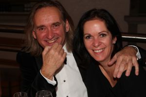 30-10-2009 SHOWBIZZ; MARJON LAMBRIKS GRANDE FINALE IN MAASTRICHT. In het theater aan het Vrijthof nam Marjon Lambriks afscheid van haar carriere en publiek. Meer dan 500 genodigden genoten van een mini concert en een heerlijk diner. Haar partner Leon Lommaert had het feest voor haar georganiseerd, Joop van Zijl presenteerde de avond en tal van bekende gasten waren aanwezig oa. Liz Snoyink-Cees Dam-Elco en Janneke Brinkman-Ada Kok-Catherine Keyl en Annemarie van Gaal. Barbara Plugge genoot mee van de prachtige avond en maakte een sfeer reportage die deze week in uw weekblad Prive staat.
foto: Albert den Iseger.