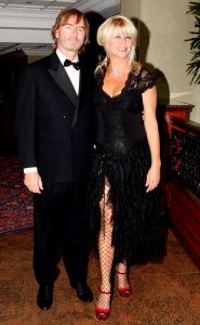 12-10-2009 SHOWBIZZ; GROOTS GALA FEEST VOOR KIKA IN HOTELS VAN ORANJE TE NOORDWIJK. Ruim 300 gasten genoten van een bruisende avond in de Wintertuinzaal van de Hotels van Oranje. Alles voor het goede doel KIKA. Een keur van artiesten trad geheel belangenloos op oa. Rob de Nijs-Robert Hallewijn-Michel Bak en tal van anderen. De avond werd gepresenteerd door Evert Santegoeds en Esther Oosterbeek. Ook de ingebrachte kavels brachten weer een prachtig bedrag op tbv KIKA. Manuela Kemp en diverse anderen verkochten 750 loten tijdens het diner. Het feest duurde tot vanmorgen 3 uur en daarna vertrokken de vele prijswinnaars richting huis met als bagage veel prachtige prijzen en gekochte kavels. 
foto: Albert den Iseger. 