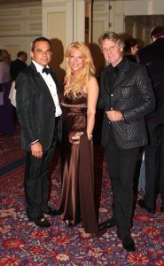 12-10-2009 SHOWBIZZ; GROOTS GALA FEEST VOOR KIKA IN HOTELS VAN ORANJE TE NOORDWIJK. Ruim 300 gasten genoten van een bruisende avond in de Wintertuinzaal van de Hotels van Oranje. Alles voor het goede doel KIKA. Een keur van artiesten trad geheel belangenloos op oa. Rob de Nijs-Robert Hallewijn-Michel Bak en tal van anderen. De avond werd gepresenteerd door Evert Santegoeds en Esther Oosterbeek. Ook de ingebrachte kavels brachten weer een prachtig bedrag op tbv KIKA. Manuela Kemp en diverse anderen verkochten 750 loten tijdens het diner. Het feest duurde tot vanmorgen 3 uur en daarna vertrokken de vele prijswinnaars richting huis met als bagage veel prachtige prijzen en gekochte kavels. 
foto: Albert den Iseger. 