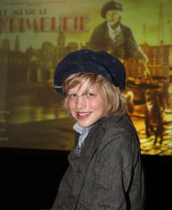 15-10-2010 SHOWBIZZ; MUSICAL KRUIMELTJE BINNENKORT IN DE EFTELING. In de Focus studio te Amsterdam word hard gewerkt met de diverse Kruimeltjes en de verdere cast om de musical op tijd klaar te hebben. Vanaf November zal hij zijn start beleven in het theater van de Efteling.
foto: Albert den Iseger