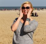 03-10-2010 SHOWBIZZ; DUTCH PUPPY WALK IN SCHEVENINGEN MET BRIDGET MAASLAND EN JIM BAKKUM.
foto: Albert den Iseger.