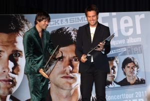 30-09-2010 SHOWBIZZ; NICK EN SIMON PRESENTEREN NIEUW ALBUM FIER. Met het album FIER bewijzen Nick & Simon dat zij muzikaal volwassen zijn geworden. 
foto: Albert den Iseger