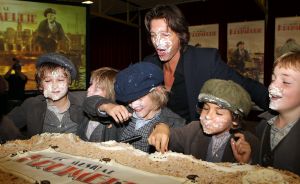 15-10-2010 SHOWBIZZ; MUSICAL KRUIMELTJE BINNENKORT IN DE EFTELING. In de Focus studio te Amsterdam word hard gewerkt met de diverse Kruimeltjes en de verdere cast om de musical op tijd klaar te hebben. Vanaf November zal hij zijn start beleven in het theater van de Efteling.
foto: Albert den Iseger
