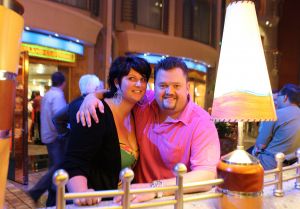 12-10-2010 SHOWBIZZ; STERREN GENIETEN MET HUN PARTNER OP DE LOVE BOOT. Een romantische cruise op de Middellandse zee brachten de artiesten weer op een lijn, namelijk de gezelligste. Frans Bauer_Marianne Weber_Frans Duijts_Rene en Natasja Froger_Vinzzent _Tin Douwsma_Rene  Schuurmans en Sieneke hadden plezier, gezelligheid en het zonnetje. De reis georganiseerd door Van Der Valk reizen bracht hun naar prachtig en romantische Venetie_Kroatie en een nog een aantal prachtige plaatsen. Edwin Bredius van weekblad Prive was de grote verhalen matroos en verzorgde weer een aantal opzienbarende verhalen deze week in uw Weekblad Prive.
foto: Albert den Iseger.