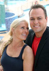 12-10-2010 SHOWBIZZ; STERREN GENIETEN MET HUN PARTNER OP DE LOVE BOOT. Een romantische cruise op de Middellandse zee brachten de artiesten weer op een lijn, namelijk de gezelligste. Frans Bauer_Marianne Weber_Frans Duijts_Rene en Natasja Froger_Vinzzent _Tin Douwsma_Rene  Schuurmans en Sieneke hadden plezier, gezelligheid en het zonnetje. De reis georganiseerd door Van Der Valk reizen bracht hun naar prachtig en romantische Venetie_Kroatie en een nog een aantal prachtige plaatsen. Edwin Bredius van weekblad Prive was de grote verhalen matroos en verzorgde weer een aantal opzienbarende verhalen deze week in uw Weekblad Prive.
foto: Albert den Iseger.