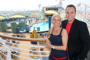 12-10-2010 SHOWBIZZ; STERREN GENIETEN MET HUN PARTNER OP DE LOVE BOOT. Een romantische cruise op de Middellandse zee brachten de artiesten weer op een lijn, namelijk de gezelligste. Frans Bauer_Marianne Weber_Frans Duijts_Rene en Natasja Froger_Vinzzent _Tin Douwsma_Rene  Schuurmans en Sieneke hadden plezier, gezelligheid en het zonnetje. De reis georganiseerd door Van Der Valk reizen bracht hun naar prachtig en romantische Venetie_Kroatie en een nog een aantal prachtige plaatsen. Edwin Bredius van weekblad Prive was de grote verhalen matroos en verzorgde weer een aantal opzienbarende verhalen deze week in uw Weekblad Prive.
foto: Albert den Iseger.