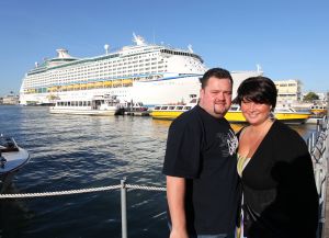 12-10-2010 SHOWBIZZ; STERREN GENIETEN MET HUN PARTNER OP DE LOVE BOOT. Een romantische cruise op de Middellandse zee brachten de artiesten weer op een lijn, namelijk de gezelligste. Frans Bauer_Marianne Weber_Frans Duijts_Rene en Natasja Froger_Vinzzent _Tin Douwsma_Rene  Schuurmans en Sieneke hadden plezier, gezelligheid en het zonnetje. De reis georganiseerd door Van Der Valk reizen bracht hun naar prachtig en romantische Venetie_Kroatie en een nog een aantal prachtige plaatsen. Edwin Bredius van weekblad Prive was de grote verhalen matroos en verzorgde weer een aantal opzienbarende verhalen deze week in uw Weekblad Prive.
foto: Albert den Iseger.