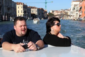 12-10-2010 SHOWBIZZ; STERREN GENIETEN MET HUN PARTNER OP DE LOVE BOOT. Een romantische cruise op de Middellandse zee brachten de artiesten weer op een lijn, namelijk de gezelligste. Frans Bauer_Marianne Weber_Frans Duijts_Rene en Natasja Froger_Vinzzent _Tin Douwsma_Rene  Schuurmans en Sieneke hadden plezier, gezelligheid en het zonnetje. De reis georganiseerd door Van Der Valk reizen bracht hun naar prachtig en romantische Venetie_Kroatie en een nog een aantal prachtige plaatsen. Edwin Bredius van weekblad Prive was de grote verhalen matroos en verzorgde weer een aantal opzienbarende verhalen deze week in uw Weekblad Prive.
foto: Albert den Iseger.