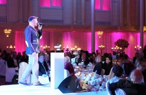 03-10-2011 SHOWBIZZ; KIKA GALA 2011 WAS WEER GROOT SUCCES. Het 5e Grand Gala voor Kika en stichting Hoogvliegers was weer een hoogtepunt voor de organisatie en de vele gasten. Er werd  405.000.00 opgehaald voor het goede doel. Veel artiesten steunden deze stichting met optredens oa. Dean Saunders_LA the Voices_George McCrae en Ludwig Galea uit Malta. Ambassadrice Inge de Bruijn danste tot aan de kleine uurtjes met Prins Enrique de Borbon y Gracia de Lobez. Evert Santegoeds_ Gallyon van Vessum en Esther Oosterbeek presenteerde de avond met een knipoog naar de vele BNers in de zaal.
foto: Albert den Iseger.