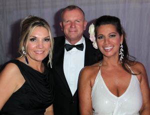 03-10-2011 SHOWBIZZ; KIKA GALA 2011 WAS WEER GROOT SUCCES. Het 5e Grand Gala voor Kika en stichting Hoogvliegers was weer een hoogtepunt voor de organisatie en de vele gasten. Er werd  405.000.00 opgehaald voor het goede doel. Veel artiesten steunden deze stichting met optredens oa. Dean Saunders_LA the Voices_George McCrae en Ludwig Galea uit Malta. Ambassadrice Inge de Bruijn danste tot aan de kleine uurtjes met Prins Enrique de Borbon y Gracia de Lobez. Evert Santegoeds_ Gallyon van Vessum en Esther Oosterbeek presenteerde de avond met een knipoog naar de vele BNers in de zaal.
foto: Albert den Iseger.