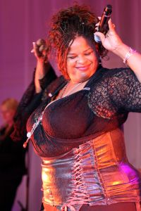 03-10-2011 SHOWBIZZ; KIKA GALA 2011 WAS WEER GROOT SUCCES. Het 5e Grand Gala voor Kika en stichting Hoogvliegers was weer een hoogtepunt voor de organisatie en de vele gasten. Er werd  405.000.00 opgehaald voor het goede doel. Veel artiesten steunden deze stichting met optredens oa. Dean Saunders_LA the Voices_George McCrae en Ludwig Galea uit Malta. Ambassadrice Inge de Bruijn danste tot aan de kleine uurtjes met Prins Enrique de Borbon y Gracia de Lobez. Evert Santegoeds_ Gallyon van Vessum en Esther Oosterbeek presenteerde de avond met een knipoog naar de vele BNers in de zaal.
foto: Albert den Iseger.