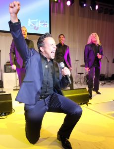 03-10-2011 SHOWBIZZ; KIKA GALA 2011 WAS WEER GROOT SUCCES. Het 5e Grand Gala voor Kika en stichting Hoogvliegers was weer een hoogtepunt voor de organisatie en de vele gasten. Er werd  405.000.00 opgehaald voor het goede doel. Veel artiesten steunden deze stichting met optredens oa. Dean Saunders_LA the Voices_George McCrae en Ludwig Galea uit Malta. Ambassadrice Inge de Bruijn danste tot aan de kleine uurtjes met Prins Enrique de Borbon y Gracia de Lobez. Evert Santegoeds_ Gallyon van Vessum en Esther Oosterbeek presenteerde de avond met een knipoog naar de vele BNers in de zaal.
foto: Albert den Iseger.