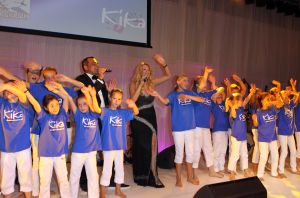 03-10-2011 SHOWBIZZ; KIKA GALA 2011 WAS WEER GROOT SUCCES. Het 5e Grand Gala voor Kika en stichting Hoogvliegers was weer een hoogtepunt voor de organisatie en de vele gasten. Er werd  405.000.00 opgehaald voor het goede doel. Veel artiesten steunden deze stichting met optredens oa. Dean Saunders_LA the Voices_George McCrae en Ludwig Galea uit Malta. Ambassadrice Inge de Bruijn danste tot aan de kleine uurtjes met Prins Enrique de Borbon y Gracia de Lobez. Evert Santegoeds_ Gallyon van Vessum en Esther Oosterbeek presenteerde de avond met een knipoog naar de vele BNers in de zaal.
foto: Albert den Iseger.