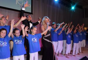 03-10-2011 SHOWBIZZ; KIKA GALA 2011 WAS WEER GROOT SUCCES. Het 5e Grand Gala voor Kika en stichting Hoogvliegers was weer een hoogtepunt voor de organisatie en de vele gasten. Er werd  405.000.00 opgehaald voor het goede doel. Veel artiesten steunden deze stichting met optredens oa. Dean Saunders_LA the Voices_George McCrae en Ludwig Galea uit Malta. Ambassadrice Inge de Bruijn danste tot aan de kleine uurtjes met Prins Enrique de Borbon y Gracia de Lobez. Evert Santegoeds_ Gallyon van Vessum en Esther Oosterbeek presenteerde de avond met een knipoog naar de vele BNers in de zaal.
foto: Albert den Iseger.
