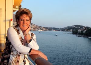 12-10-2010 SHOWBIZZ; STERREN GENIETEN MET HUN PARTNER OP DE LOVE BOOT. Een romantische cruise op de Middellandse zee brachten de artiesten weer op een lijn, namelijk de gezelligste. Frans Bauer_Marianne Weber_Frans Duijts_Rene en Natasja Froger_Vinzzent _Tin Douwsma_Rene  Schuurmans en Sieneke hadden plezier, gezelligheid en het zonnetje. De reis georganiseerd door Van Der Valk reizen bracht hun naar prachtig en romantische Venetie_Kroatie en een nog een aantal prachtige plaatsen. Edwin Bredius van weekblad Prive was de grote verhalen matroos en verzorgde weer een aantal opzienbarende verhalen deze week in uw Weekblad Prive.
foto: Albert den Iseger.