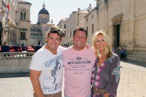 07-10-2011 SHOWBIZZ;  RENE EN NATASJA FROGER ZIJN DIT JAAR 20 JAAR GETROUWD. Het is hollen of stilstaan in ons huwelijk, zo vertelde Rene ons op het prachtige cruiseschip   VOYAGER OF THE SEAS. Het gelukkige paar was mee met de Sterrencruise georganiseerd door Van der Valk Sterrencruise reizen. Edwin Bredius tekende een prachtig verhaal op over  het huwelijk van de FROGERS. Dze week EXCLUSIEF in weekblad PRIVE.
foto: Albert den Iseger.