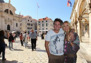 07-10-2011 SHOWBIZZ;  RENE EN NATASJA FROGER ZIJN DIT JAAR 20 JAAR GETROUWD. Het is hollen of stilstaan in ons huwelijk, zo vertelde Rene ons op het prachtige cruiseschip   VOYAGER OF THE SEAS. Het gelukkige paar was mee met de Sterrencruise georganiseerd door Van der Valk Sterrencruise reizen. Edwin Bredius tekende een prachtig verhaal op over  het huwelijk van de FROGERS. Dze week EXCLUSIEF in weekblad PRIVE.
foto: Albert den Iseger.