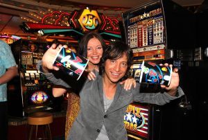 12-10-2010 SHOWBIZZ; STERREN GENIETEN MET HUN PARTNER OP DE LOVE BOOT. Een romantische cruise op de Middellandse zee brachten de artiesten weer op een lijn, namelijk de gezelligste. Frans Bauer_Marianne Weber_Frans Duijts_Rene en Natasja Froger_Vinzzent _Tin Douwsma_Rene  Schuurmans en Sieneke hadden plezier, gezelligheid en het zonnetje. De reis georganiseerd door Van Der Valk reizen bracht hun naar prachtig en romantische Venetie_Kroatie en een nog een aantal prachtige plaatsen. Edwin Bredius van weekblad Prive was de grote verhalen matroos en verzorgde weer een aantal opzienbarende verhalen deze week in uw Weekblad Prive.
foto: Albert den Iseger.