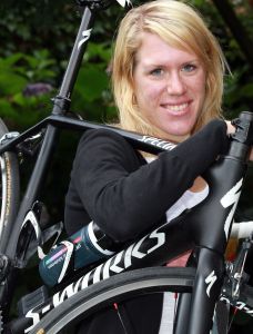 08-10-2012 SHOWBIZZ; MARIANNE VOS IS VAN HAAR HUIDPROBLEEM VERLOST. Mijn fiets staat in de stalling en op dit moment ben ik heerlijk op vakantie en lees ik mijn eigen verhaal terug in Weekblad Prive.
foto: Albert den Iseger